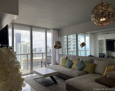 475 Brickell Ave - Photo Thumbnail 0