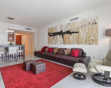 1425 Brickell Ave - Photo Thumbnail 2