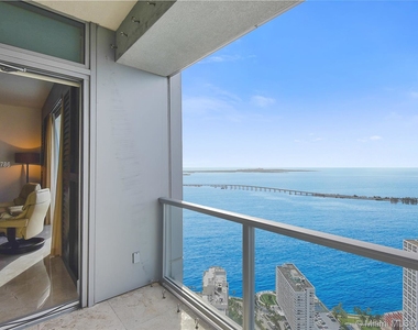 1425 Brickell Ave - Photo Thumbnail 14