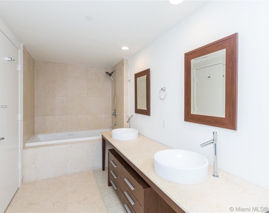 465 Brickell Ave Apt 5304 - Photo Thumbnail 10