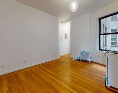 78 West 11 Street - Photo Thumbnail 3