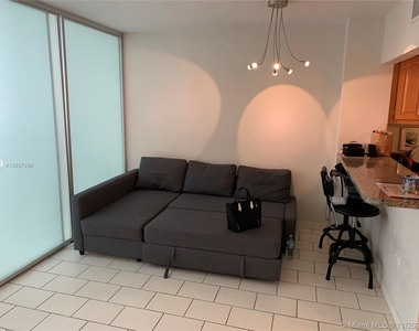 905 Brickell Bay Dr - Photo Thumbnail 6