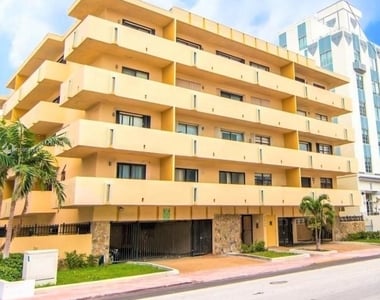 2924 Collins Ave - Photo Thumbnail 1