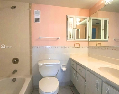 2924 Collins Ave - Photo Thumbnail 41