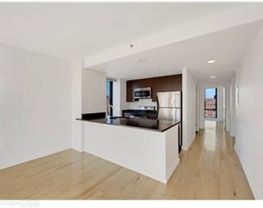 1595 Lexington Avenue - Photo Thumbnail 2