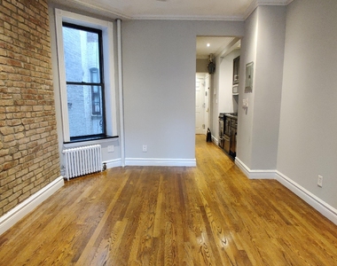 Prince Street/ Mott Street - Photo Thumbnail 2