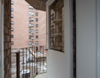 77 West 15th Street - Photo Thumbnail 3