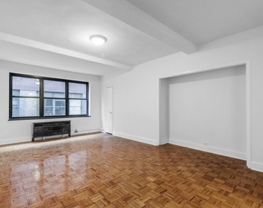 307 East 44th Street - Photo Thumbnail 0