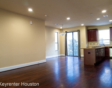 2704 Dallas Street - Photo Thumbnail 6