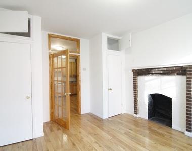 189 West 10th Street - Photo Thumbnail 2