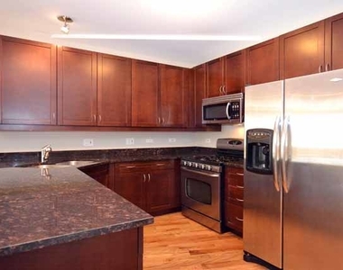 4616 North Kenmore Avenue - Photo Thumbnail 4