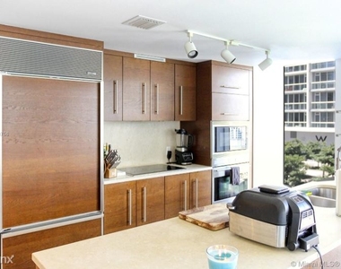 475 Brickell Ave - Photo Thumbnail 5