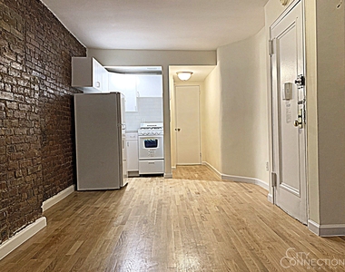 325 E 54th St - Photo Thumbnail 0