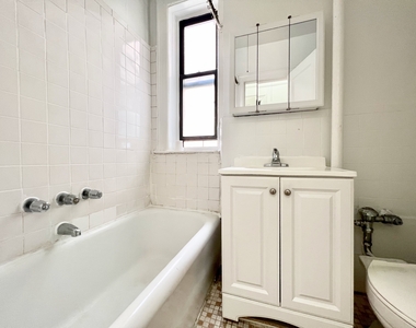 160 Fenimore Street - Photo Thumbnail 3