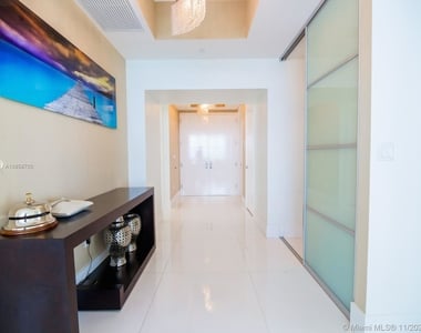 15811 Collins Ave - Photo Thumbnail 8