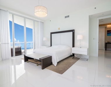 15811 Collins Ave - Photo Thumbnail 4