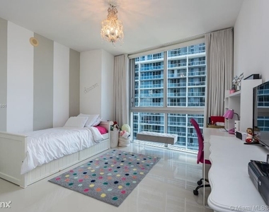 475 Brickell Ave - Photo Thumbnail 28