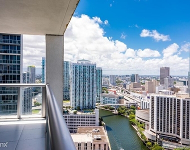 475 Brickell Ave - Photo Thumbnail 24