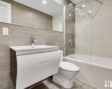 735 Greene Avenue - Photo Thumbnail 6