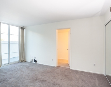 753 Pier Ave - Photo Thumbnail 8