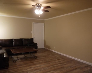 11316 Park Central Place - Photo Thumbnail 4