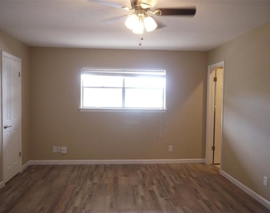 11316 Park Central Place - Photo Thumbnail 16