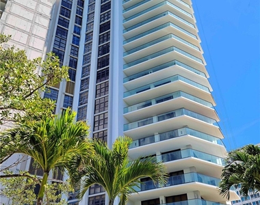 5500 Collins Ave - Photo Thumbnail 0