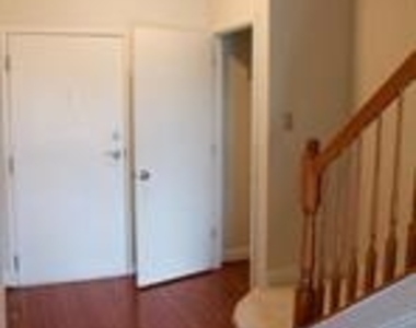 1633 N Colonial Ter #402 - Photo Thumbnail 2