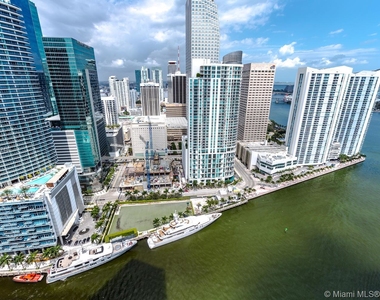 465 Brickell Ave - Photo Thumbnail 24