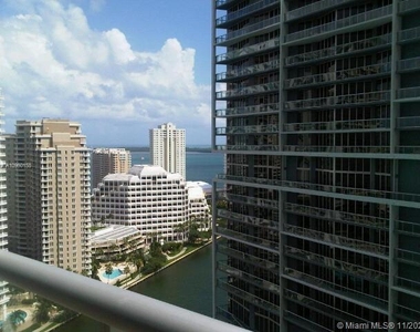 475 Brickell Ave - Photo Thumbnail 2