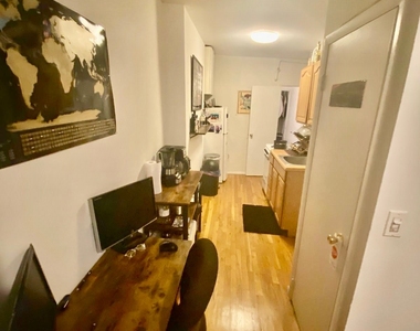 425 West 45 Street - Photo Thumbnail 5