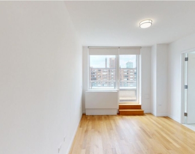 775 Columbus Avenue - Photo Thumbnail 3