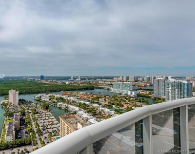 15901 Collins Ave - Photo Thumbnail 8