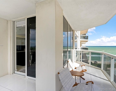 4775 Collins Ave - Photo Thumbnail 17