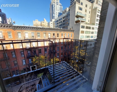 East 81st Street - Photo Thumbnail 3