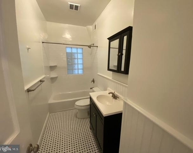 226 Bates Street Nw - Photo Thumbnail 5