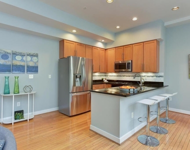 2363 Champlain St Nw Unit 27 - Photo Thumbnail 13