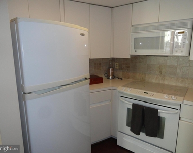 801 Pennsylvania Ave Nw #1227 - Photo Thumbnail 12