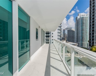 1080 Brickell Ave - Photo Thumbnail 12