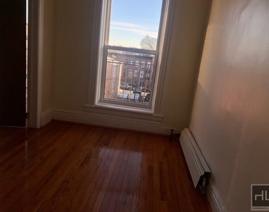 820 Lafayette Avenue - Photo Thumbnail 5