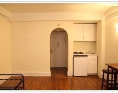 11 Waverly Pl - Photo Thumbnail 1