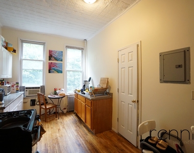 728 Lorimer Street - Photo Thumbnail 7