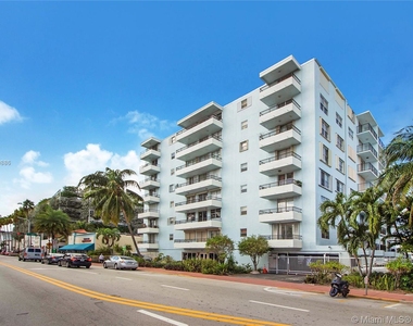 720 Collins Ave - Photo Thumbnail 9