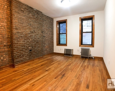 258 West 15 Street - Photo Thumbnail 0