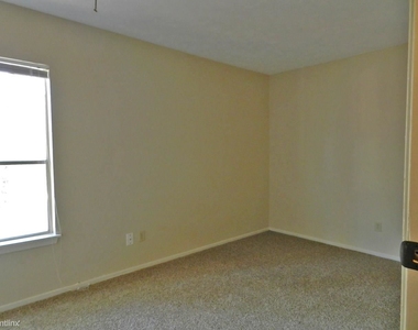 1516 E Red Cedar Cir - Photo Thumbnail 12