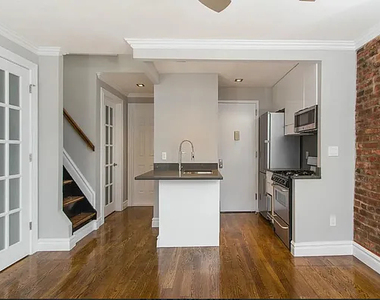 68 Clinton Street - Photo Thumbnail 1
