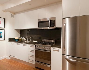 330 West 39th Street #5L - Photo Thumbnail 2