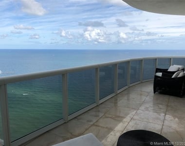 15901 Collins Ave - Photo Thumbnail 5