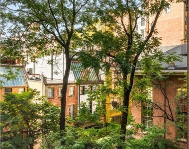 32 Gramercy Park South - Photo Thumbnail 3