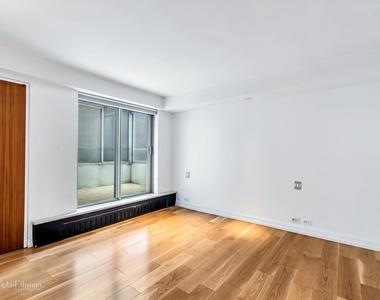 411 East 53rd St - Photo Thumbnail 10